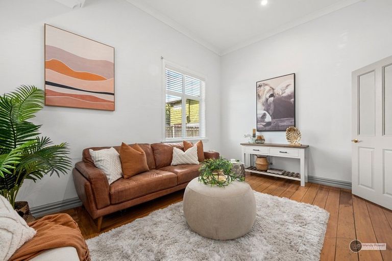 Photo of property in 156 Kings Crescent, Hutt Central, Lower Hutt, 5010