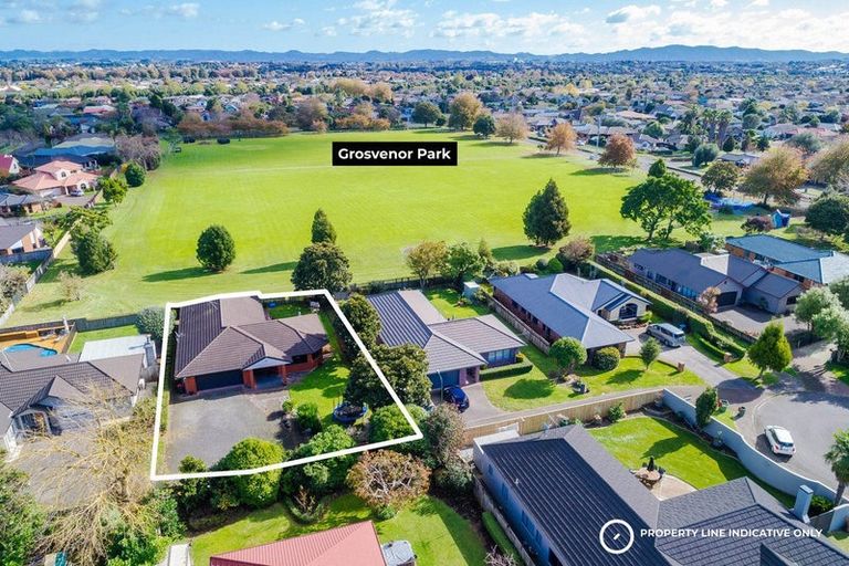 Photo of property in 11 Greenough Place, Rototuna, Hamilton, 3210