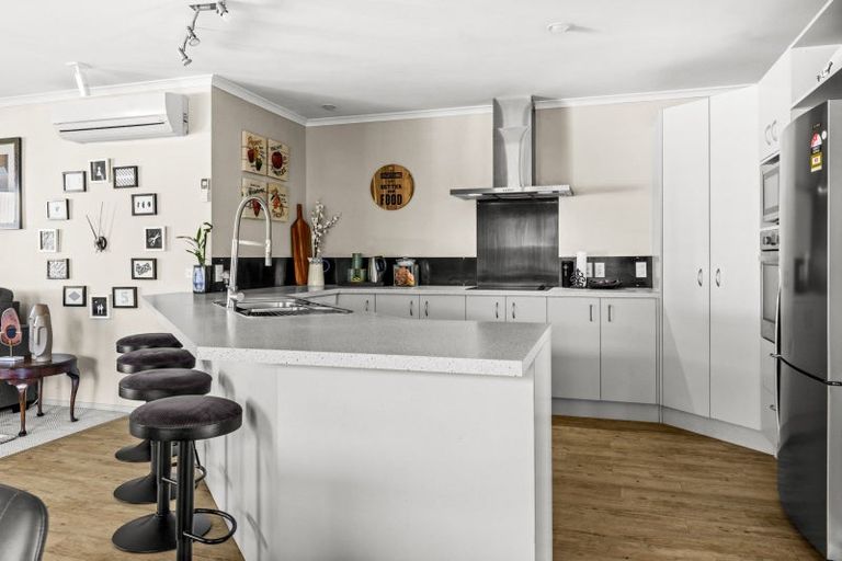 Photo of property in 27a Mill Road, Clive, 4102