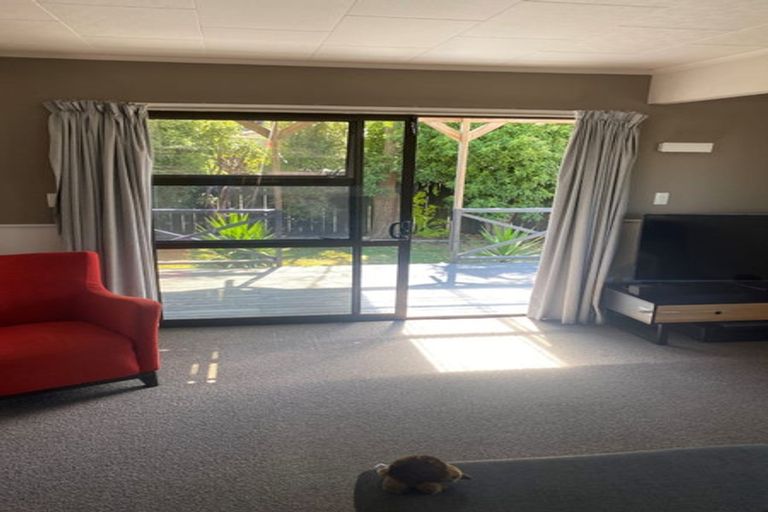 Photo of property in 2a Coniston Avenue, Te Atatu South, Auckland, 0610