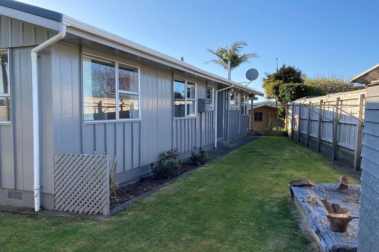 Photo of property in 8 Evelyn Place, Welbourn, New Plymouth, 4310