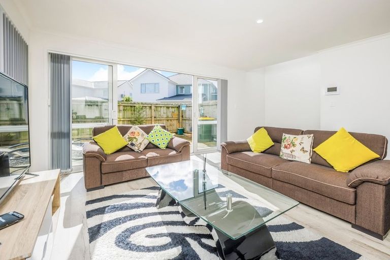 Photo of property in 14 Kauri Heart Avenue, Takanini, 2112