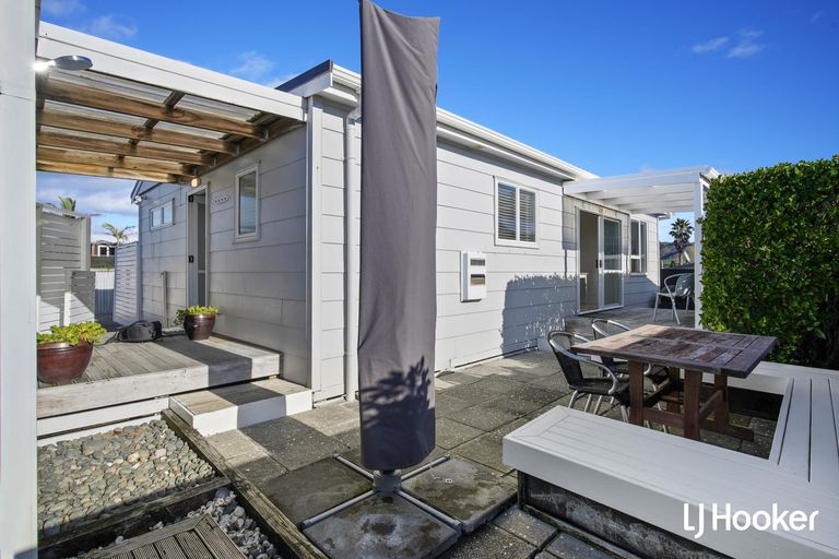 Photo of property in 56b Dillon Street, Waihi Beach, 3611