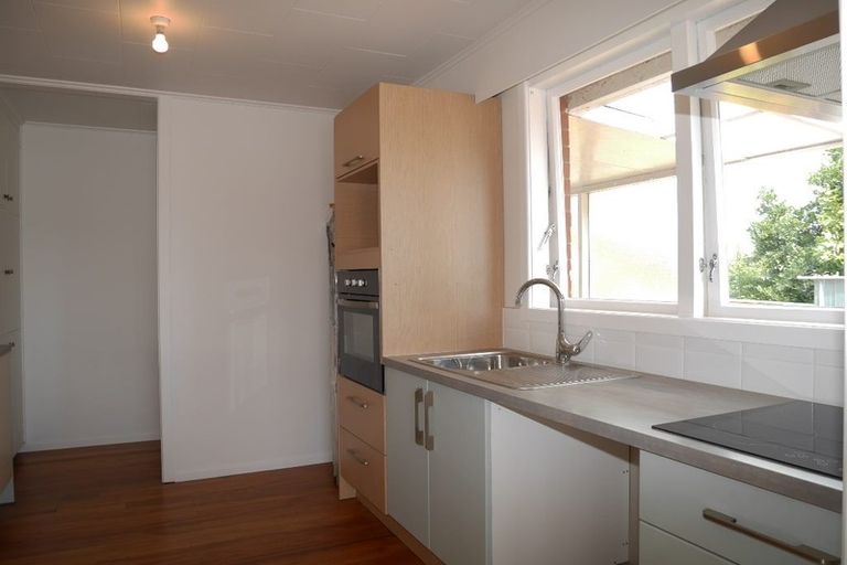 Photo of property in 12 Kowhai Grove, Raumati Beach, Paraparaumu, 5032