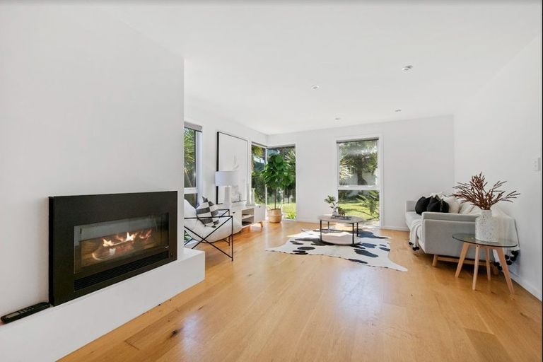 Photo of property in 19 Miro Street, Eastbourne, Lower Hutt, 5013