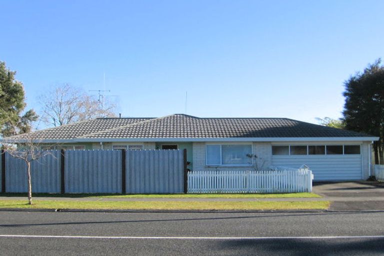 Photo of property in 9 Hilton Road, St Andrews, Hamilton, 3200