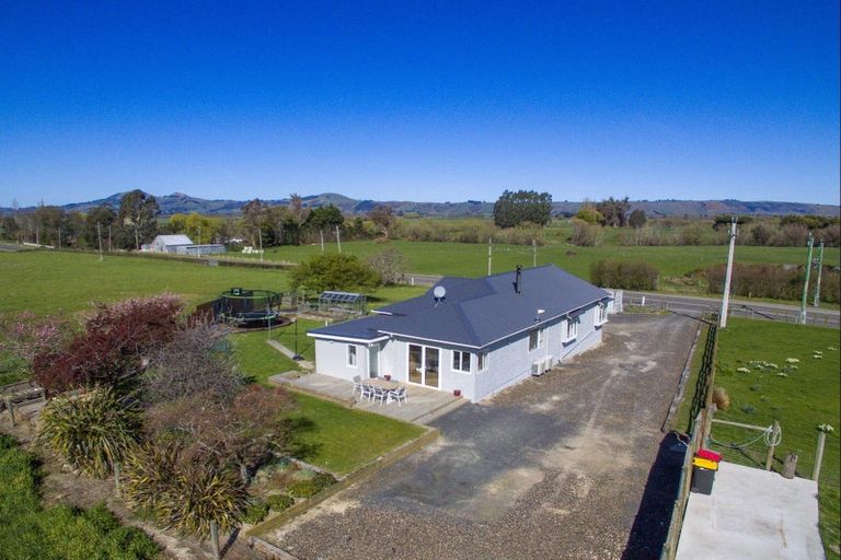 Photo of property in 720 Outram-mosgiel Road, Riverside, Outram, 9073