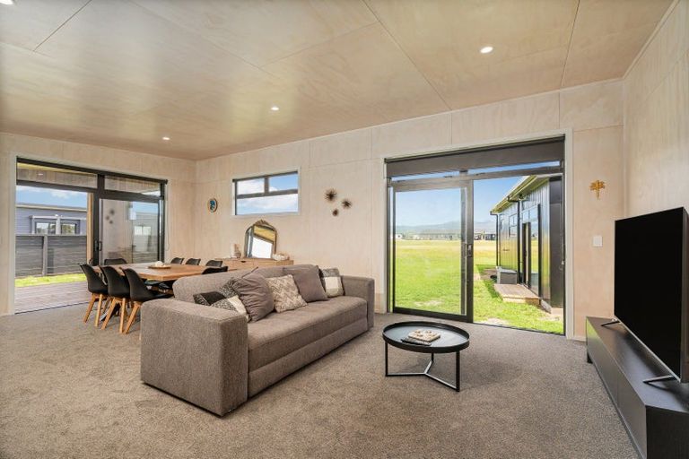 Photo of property in 5 Riria Way, Matarangi, 3592