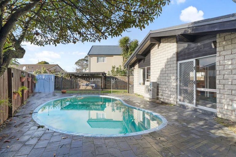 Photo of property in 4 Bowman Place, Sockburn, Christchurch, 8042