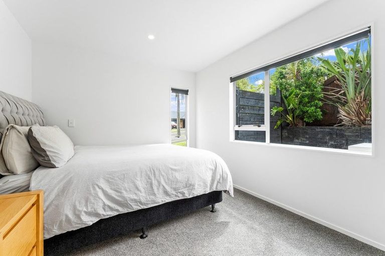 Photo of property in 121 Tauranga Place, Orewa, 0931