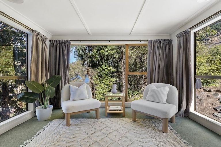 Photo of property in 44 Arawata Terrace, Sunshine Bay, Queenstown, 9300