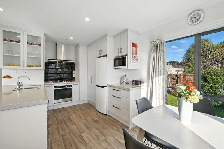 Photo of property in 112b Breezes Road, Avondale, Christchurch, 8061