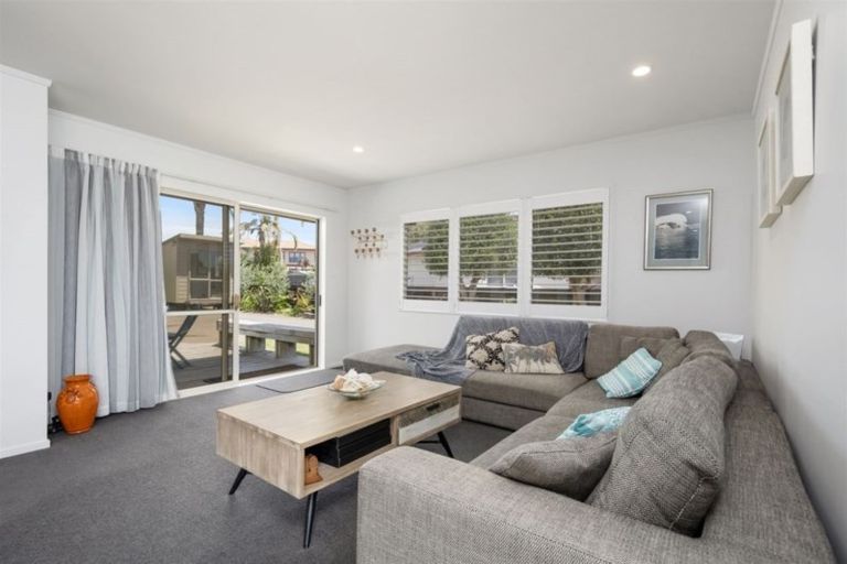 Photo of property in 36 Kane Road, Papamoa Beach, Papamoa, 3118