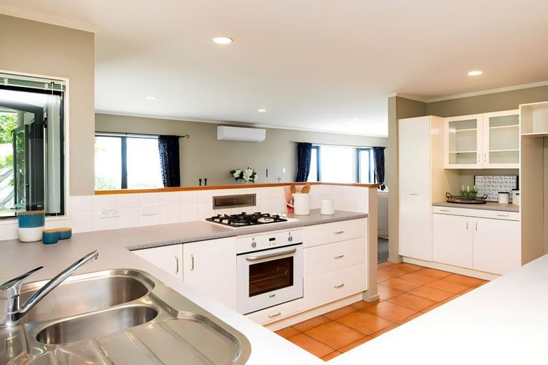 Photo of property in 84 Churchill Drive, Taradale, Napier, 4112