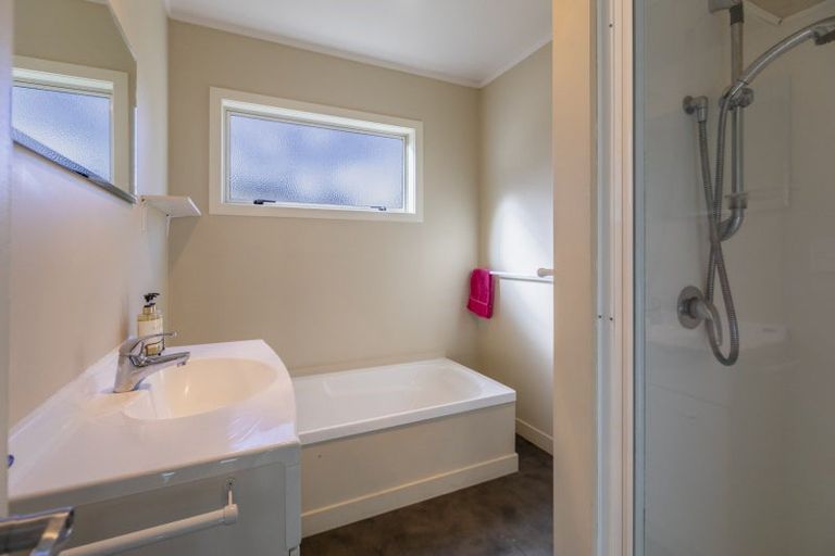 Photo of property in 52 Waverley Street, Waipawa, 4210