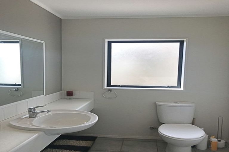 Photo of property in 1/54 Simmental Crescent, Somerville, Auckland, 2014