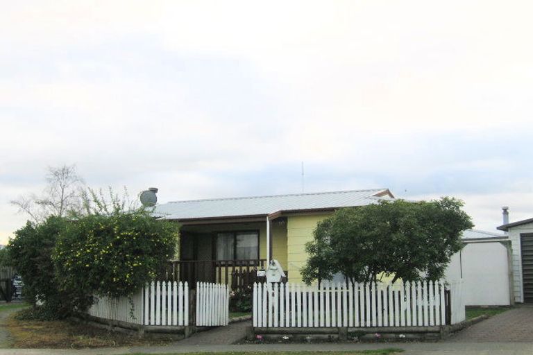 Photo of property in 2/42 Townshend Crescent, Greenmeadows, Napier, 4112