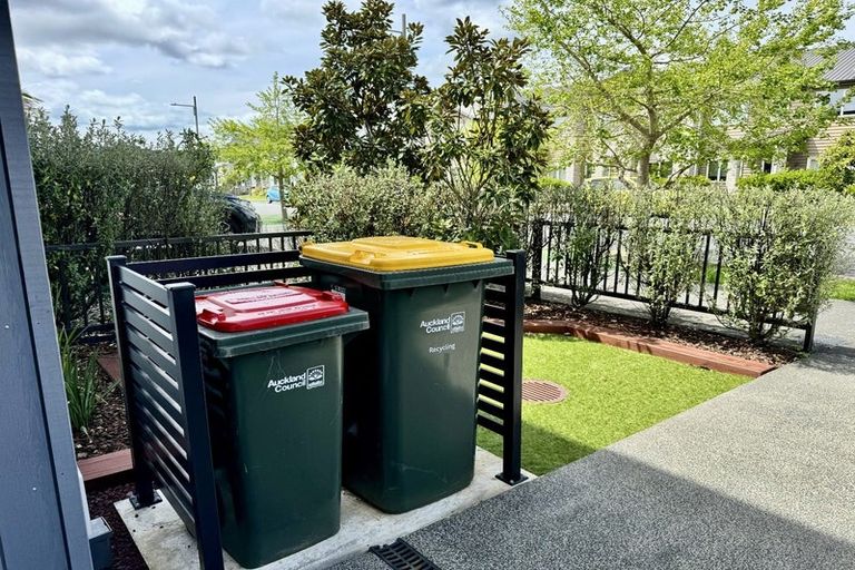 Photo of property in 37 Pencaitland Drive, Flat Bush, Auckland, 2019