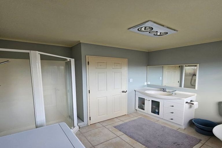 Photo of property in 38 Alexander Street, Cockle Bay, Auckland, 2014