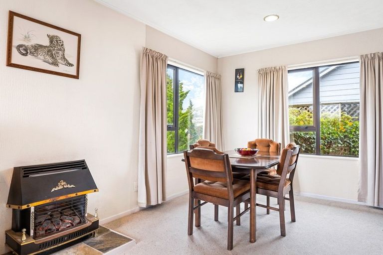 Photo of property in 10 Albatross Close, Whitby, Porirua, 5024