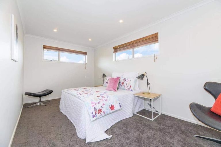 Photo of property in 595 Great South Road, Rosehill, Papakura, 2113