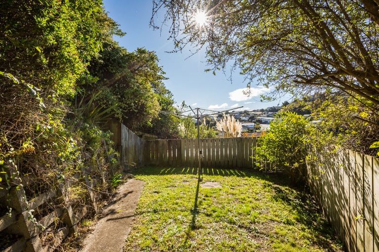 Photo of property in 2/10 Yarrow Place, Papakowhai, Porirua, 5024