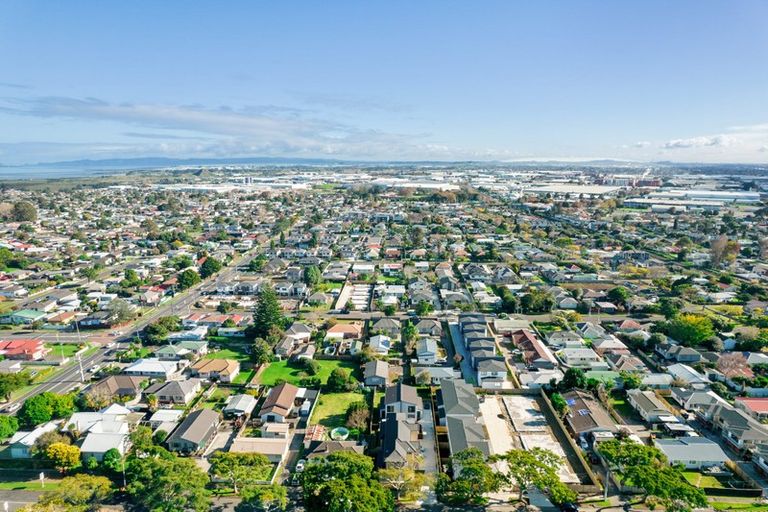 Photo of property in 8e Kent Road, Manurewa, Auckland, 2102