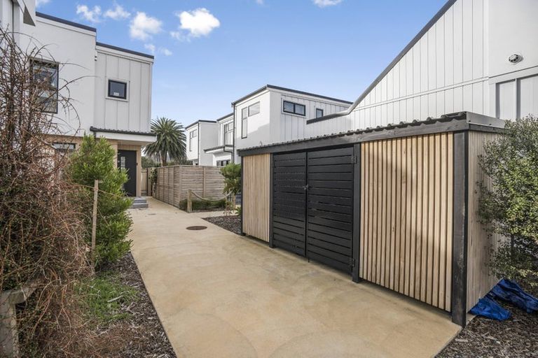 Photo of property in 16/10 Pascoe Avenue, Paremata, Porirua, 5026