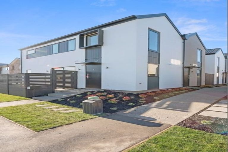 Photo of property in 2/64 Brockworth Place, Riccarton, Christchurch, 8011