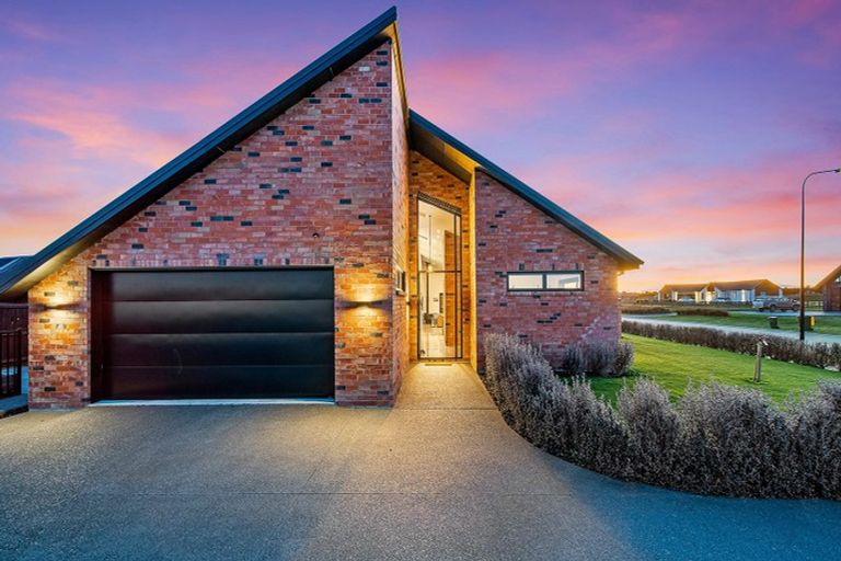 Photo of property in 44 Silver Peaks Drive, West Melton, 7618