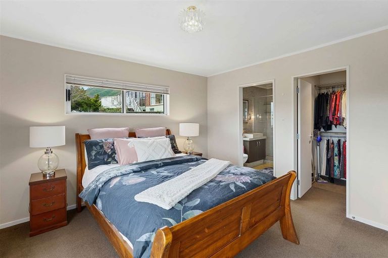 Photo of property in 103 Winara Avenue, Waikanae, 5036
