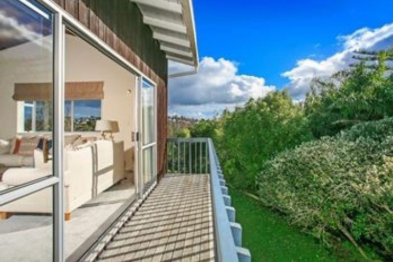 Photo of property in 129 Arran Road, Browns Bay, Auckland, 0630