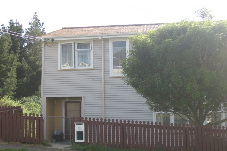 Photo of property in 15-17 York Place, Cannons Creek, Porirua, 5024