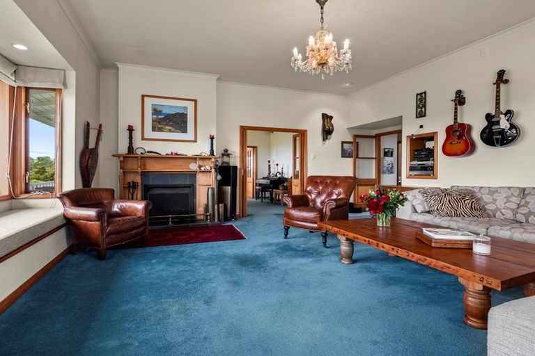 Photo of property in 37 Fairfax Avenue, Northcote, Auckland, 0627