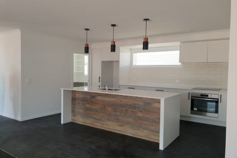 Photo of property in 10 Bill Miller Drive, Papamoa, 3118