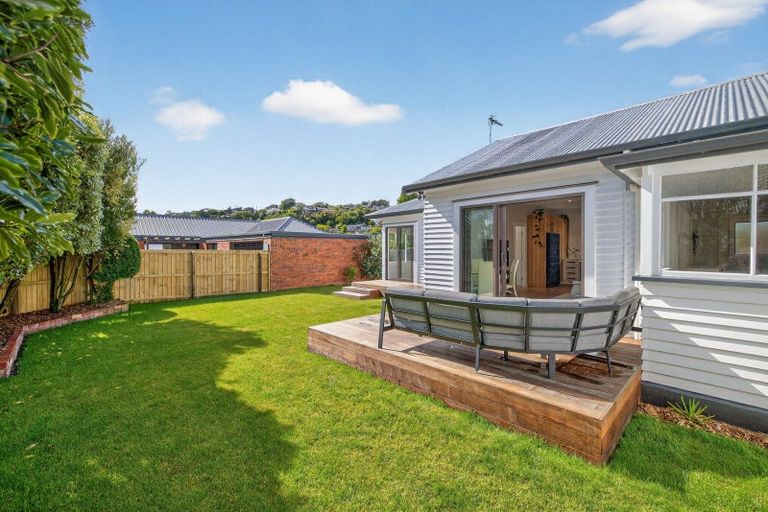 Photo of property in 13 Kowhai Terrace, Saint Martins, Christchurch, 8022