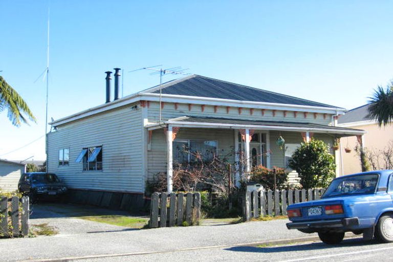 Photo of property in 16 Marlborough Street, Greymouth, 7805