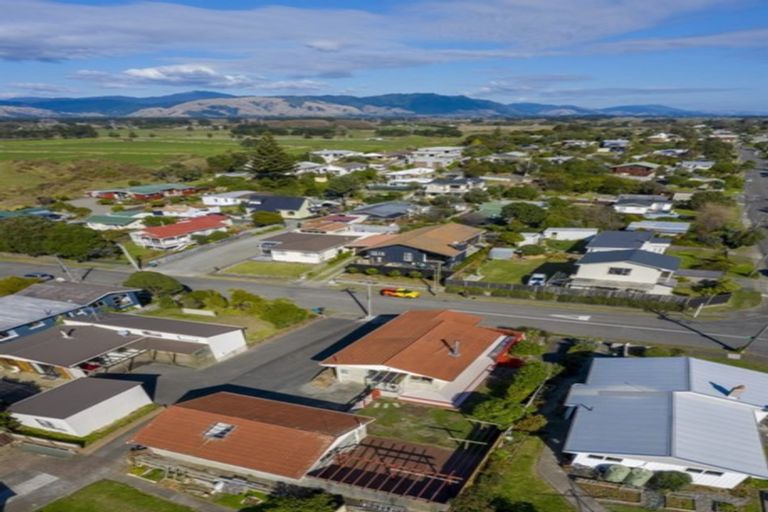 Photo of property in 56 Toi Street, Otaki Beach, Otaki, 5512