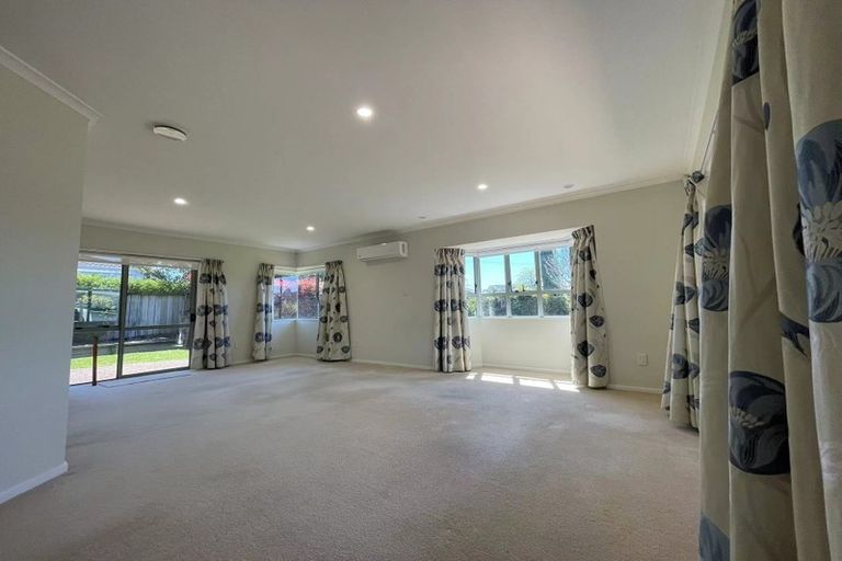 Photo of property in 3 Princeton Parade, Albany, Auckland, 0632