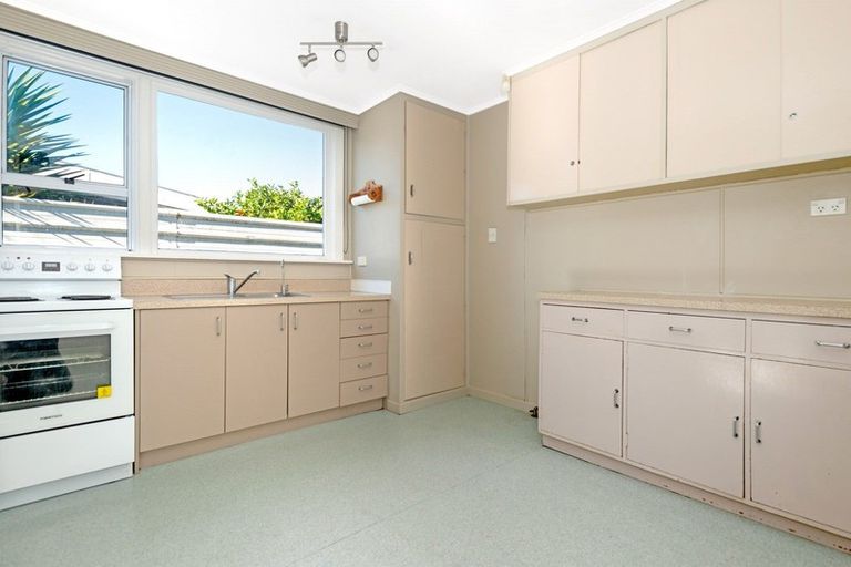 Photo of property in 1 Lyndhurst Street, Awapuni, Gisborne, 4010