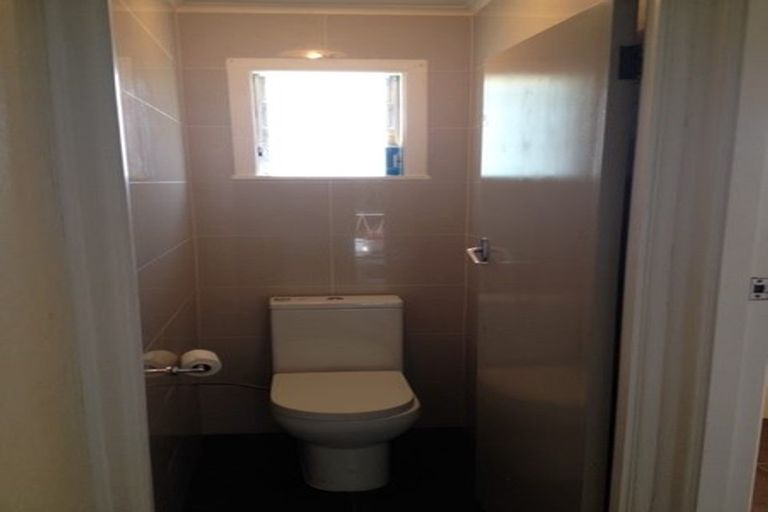 Photo of property in 2/10 Mahon Place, Papatoetoe, Auckland, 2025