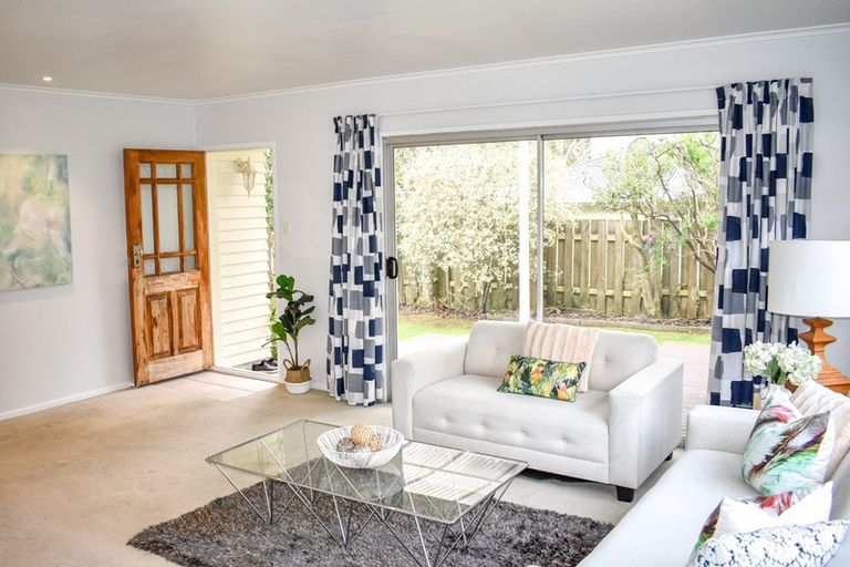 Photo of property in 1/79 Mountbatten Avenue, Hillcrest, Auckland, 0627