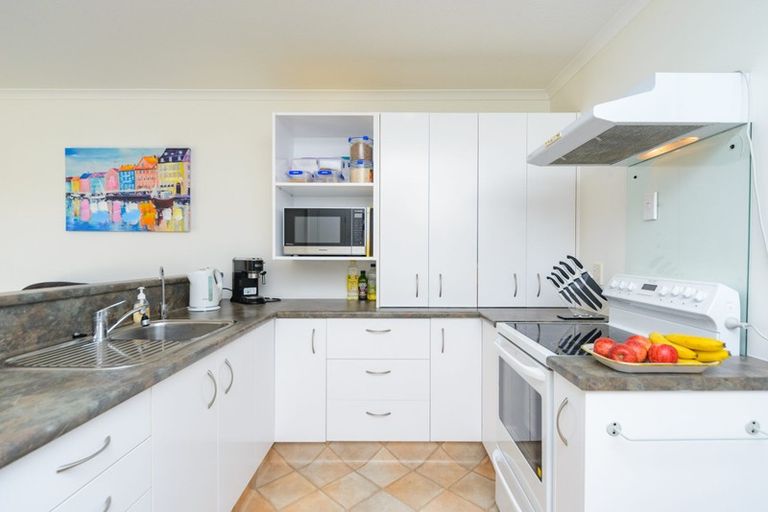 Photo of property in 8 Foxtail Fern, Kelvin Grove, Palmerston North, 4414