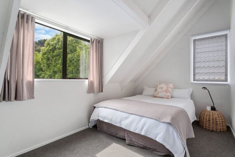 Photo of property in 15a Williams Street, Sunshine Bay, Queenstown, 9300