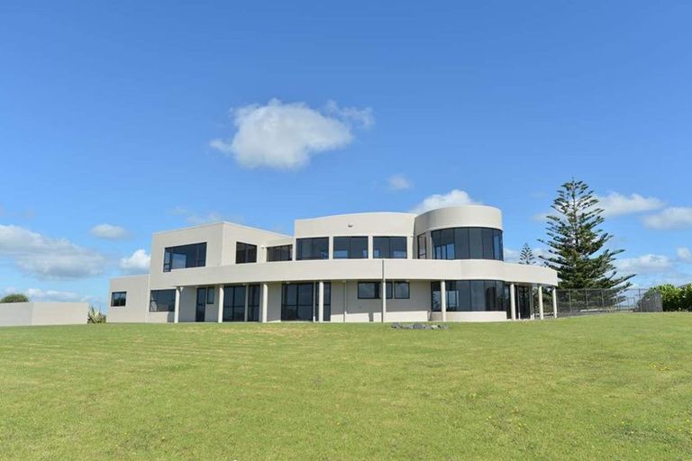 Photo of property in 696 Taiharuru Road, Taiharuru, Onerahi, 0192