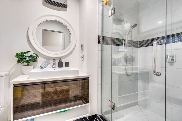 Photo of property in 1 Westpark Drive, Burnside, Christchurch, 8053