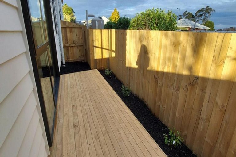 Photo of property in 29d Mackenzie Street, Te Atatu South, Auckland, 0610