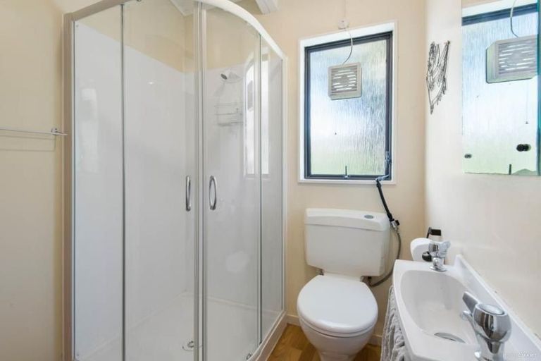 Photo of property in 5/8 West Lynn Road, Titirangi, Auckland, 0604