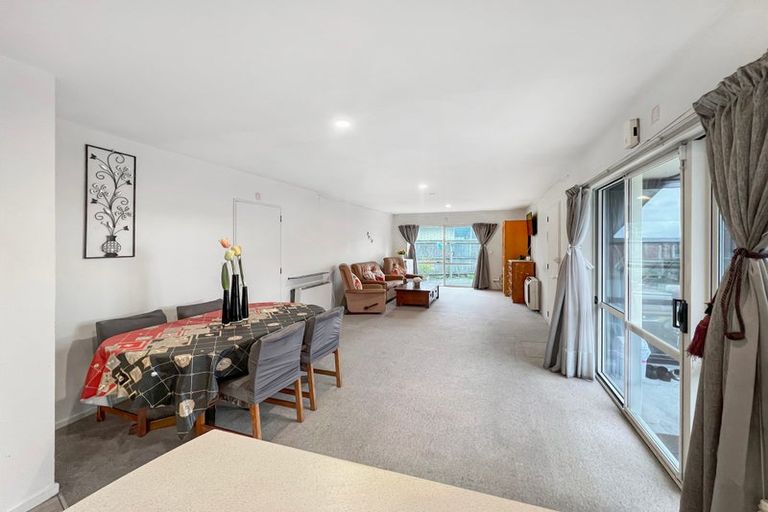 Photo of property in 2/479 Main South Road, Hornby, Christchurch, 8042