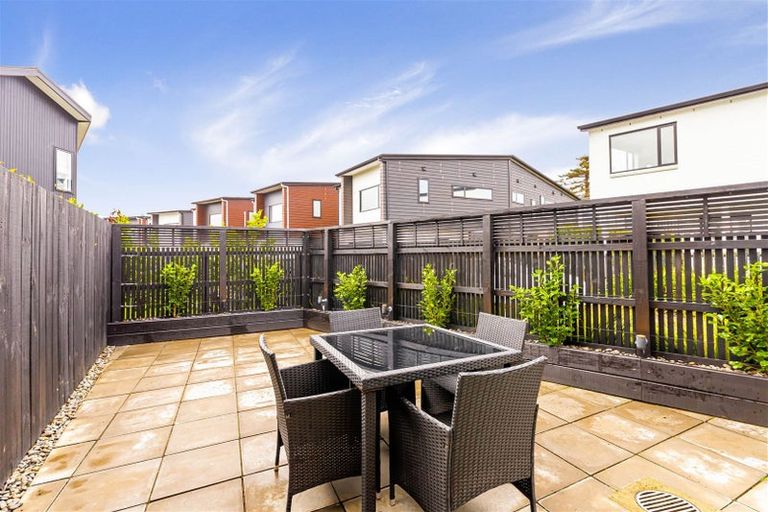 Photo of property in 10 Frank Gill Road, Hobsonville, Auckland, 0616